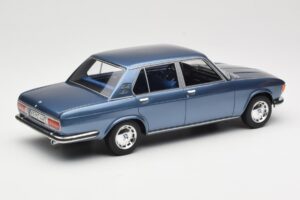 BMW 2500 E3 Blue Metallic BoS Models 1:18 BOS030 Sveķi — attēls 2 no 6