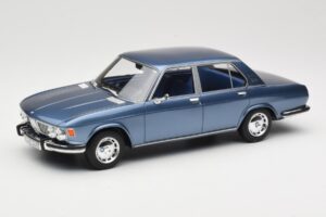 BMW 2500 E3 Blue Metallic BoS Models 1:18 BOS030 Sveķi