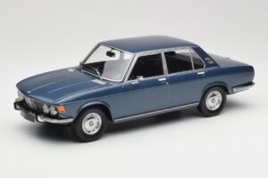 BMW 2500 E3 Blue Metallic Minichamps 1:18 155029200 Metāls