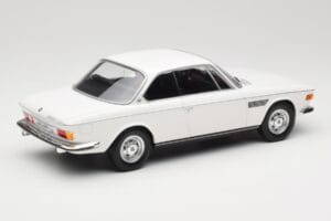 BMW 2800 CS E9 Balts Minichamps 1:18 155028030 Metāls — attēls 2 no 6