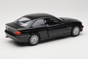 BMW 3 Series E36 Coupe Melns UT Models 1:18 BMW009 Metāls — attēls 3 no 8