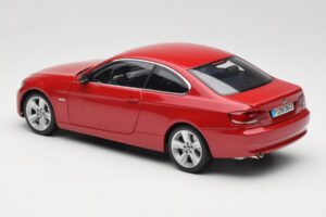 BMW 3 Series E92 Sarkans Kyosho 1:18 80430407219 Metāls — attēls 7 no 8