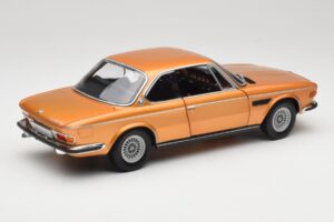 BMW 3.0 CSi E9 Gold Metallic Minichamps 1:18 180029027 Metāls — attēls 3 no 8