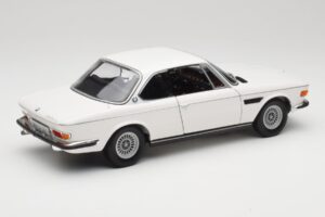 BMW 3.0 CSi E9 Balts Minichamps 1:18 180029026 Metāls — attēls 3 no 8