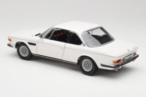 BMW 3.0 CSi E9 Balts Minichamps 1:18 180029026 Metāls — attēls 7 no 8