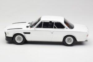 BMW 3.0 CSL E9 Chamonix White Otto 1:18 OT1145 Sveķi — attēls 3 no 6