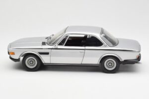 BMW 3.0 CSL E9 Sudrabs Minichamps 1:18 180029020 Metāls — attēls 4 no 8