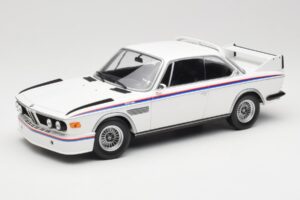 BMW 3.0 CSL E9 Balts Minichamps 1:18 155028136 Metāls