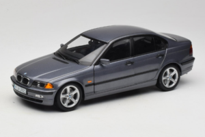 BMW 318i E46 Grey Metallic Dīlera Izdevums UT Models 1:18 80430028459 Metāls