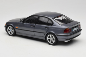 BMW 318i E46 Grey Metallic Dīlera Izdevums UT Models 1:18 80430028459 Metāls — attēls 7 no 8