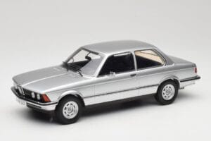 BMW 320 E21 Sudrabs Minichamps 1:18 107024200 Sveķi