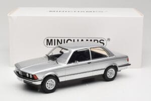 BMW 320 E21 Sudrabs Minichamps 1:18 107024200 Sveķi — attēls 6 no 6