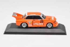 BMW 320i Group 5 #23 E. Cheever / G. Villeneuve 6 Hours of Mosport Class Winners 1977 Damaged Spoiler Minichamps 1:43 4007723 — attēls 3 no 5