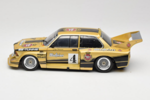 BMW 320i #4 Warsteiner J. Obermoser DRM 1977 Minichamps 1:18 180772105-R1 Metāls — attēls 4 no 8