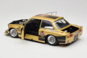 BMW 320i #4 Warsteiner J. Obermoser DRM 1977 Minichamps 1:18 180772105-R1 Metāls — attēls 5 no 8