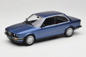 BMW 323i E30 Blue Metallic Minichamps 1:18 155026002 Metāls