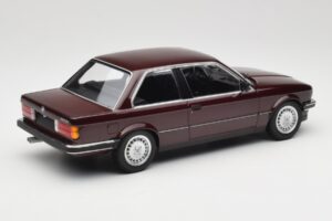 BMW 323i E30 Dark Red Metallic Minichamps 1:18 155026007 Metāls — attēls 2 no 6