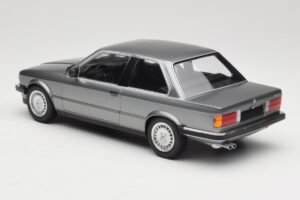 BMW 323i E30 Grey Metallic Minichamps 1:18 155026006 Metāls — attēls 5 no 6