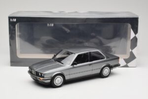 BMW 323i E30 Grey Metallic Minichamps 1:18 155026006 Metāls — attēls 6 no 6