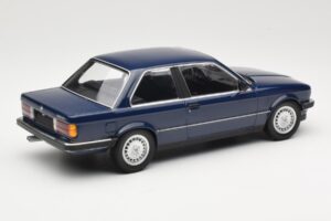 BMW 323i E30 Saturn Blue Minichamps 1:18 155026009 Metāls — attēls 2 no 6