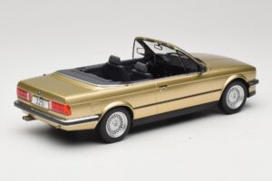 BMW 325i E30 Kabriolets Bēšs MCG 1:18 MCG18544 Metāls — attēls 2 no 6