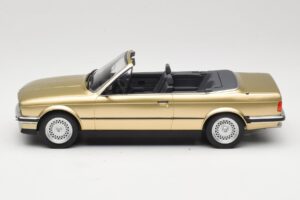 BMW 325i E30 Kabriolets Bēšs MCG 1:18 MCG18544 Metāls — attēls 3 no 6