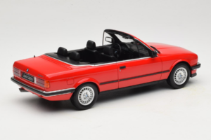 BMW 325i E30 Kabriolets Spilgti Sarkans Otto 1:18 OT1194 Sveķi — attēls 2 no 6
