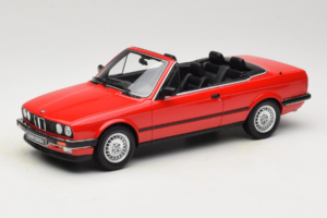 BMW 325i E30 Kabriolets Spilgti Sarkans Otto 1:18 OT1194 Sveķi