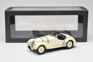 BMW 328 Roadster Balts Minichamps 1:18 80435A8F228 Metāls — attēls 6 no 6