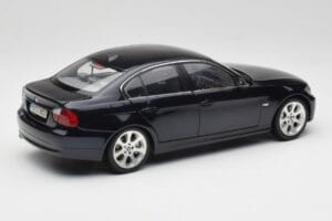 BMW 330i E46 Melns Kyosho 1:18 08731RB Metāls — attēls 3 no 8