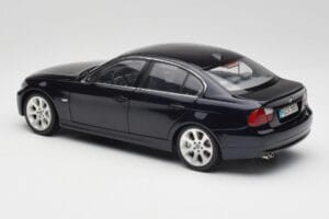 BMW 330i E46 Melns Kyosho 1:18 08731RB Metāls — attēls 7 no 8
