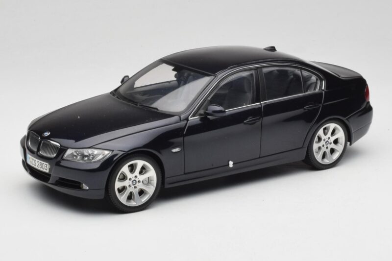 BMW 330i E46 Melns Kyosho 1:18 08731RB Metāls