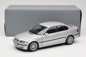BMW 330i E46 Sudrabs UT 1:18 80430302328 Metāls — attēls 8 no 8