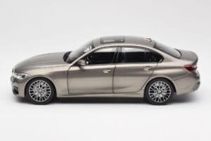 BMW 330i G20 Sudrabs Norev 1:18 183275 Metāls — attēls 4 no 8