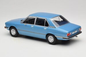 BMW 5 Series E12 Zils MCG 1:18 MCG18541 Metāls — attēls 5 no 6