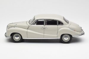 BMW 501 Cortina Pelēks AUTOart 1:18 80430393098 Metāls — attēls 4 no 8