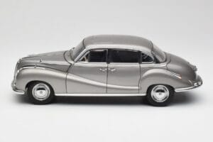 BMW 502 2.6 Luxus Silver Beige Metallic AUTOart 1:18 70591 Metāls — attēls 4 no 8