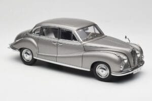 BMW 502 2.6 Luxus Silver Beige Metallic AUTOart 1:18 70591 Metāls — attēls 6 no 8