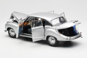 BMW 502 2.6 Luxus Super Sudrabs AUTOart 1:18 70593 Metāls — attēls 5 no 8