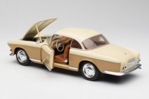 BMW 503 Bēšs Revell 1:18 8832 Metāls — attēls 5 no 8