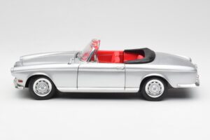 BMW 503 Sudrabs Revell 1:18 18787 Metāls — attēls 4 no 8