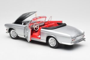 BMW 503 Sudrabs Revell 1:18 18787 Metāls — attēls 5 no 8
