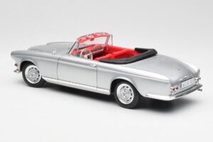 BMW 503 Sudrabs Revell 1:18 18787 Metāls — attēls 7 no 8