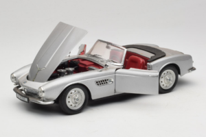 BMW 507 Kabriolets Sudrabs Revell 1:18 8829 Metāls — attēls 2 no 8