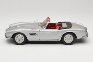 BMW 507 Kabriolets Sudrabs Revell 1:18 8829 Metāls — attēls 4 no 8