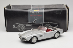 BMW 507 Kabriolets Sudrabs Revell 1:18 8829 Metāls — attēls 8 no 8
