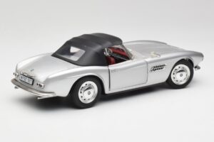 BMW 507 Sudrabs Revell 1:18 9034 Metāls — attēls 3 no 8