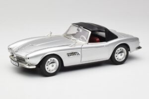 BMW 507 Sudrabs Revell 1:18 9034 Metāls