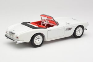 BMW 507 Touring Sport Feather White Revell 1:18 8810 Metāls — attēls 3 no 8
