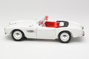 BMW 507 Touring Sport Feather White Revell 1:18 8810 Metāls — attēls 4 no 8